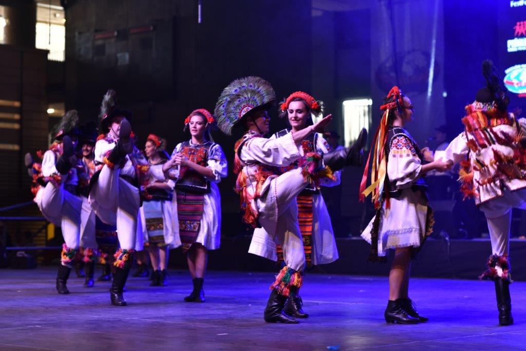 Ansamblul Folcloric Sinca Noua in Penalolen, Chile 2017, Joc de Nasaud, pe scena la Centro de Eventos Chimkove